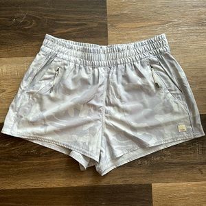 Vuori camo dash short